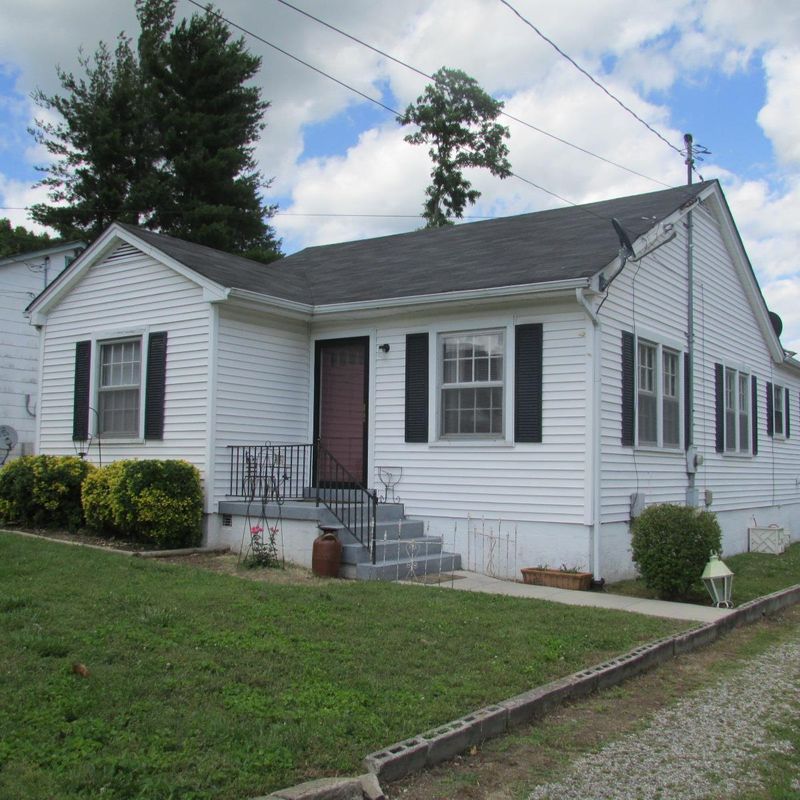 404 Fleming St, Columbia, TN 38401