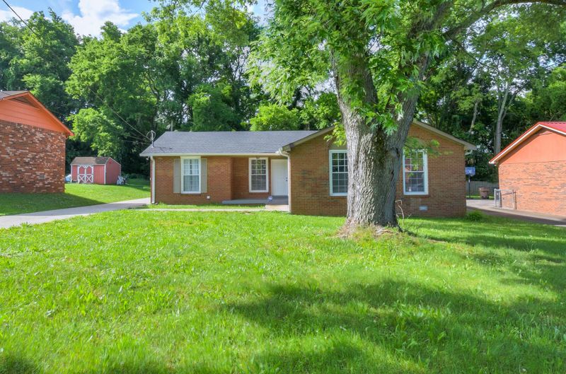 545 Judd Dr, Nashville, TN 37218