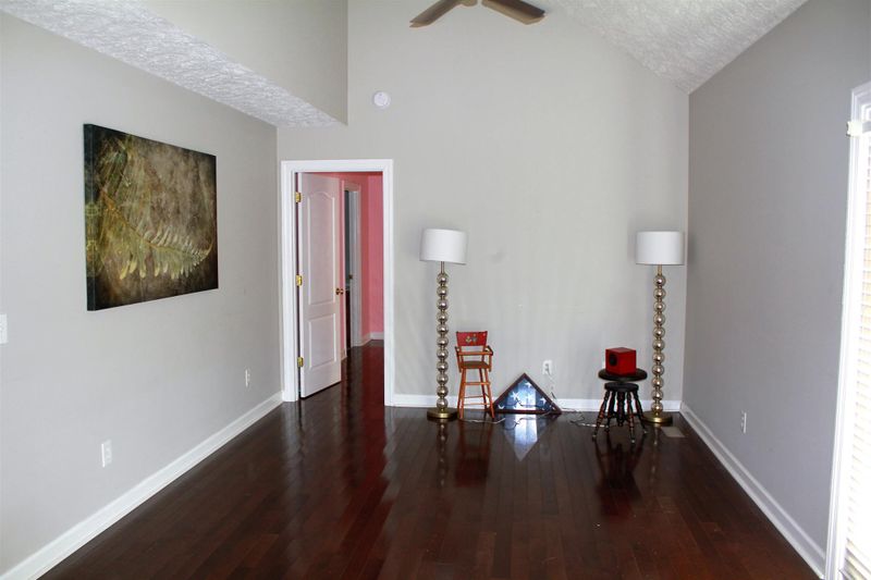 1448 Brinkley Rd, Murfreesboro, TN 37128
