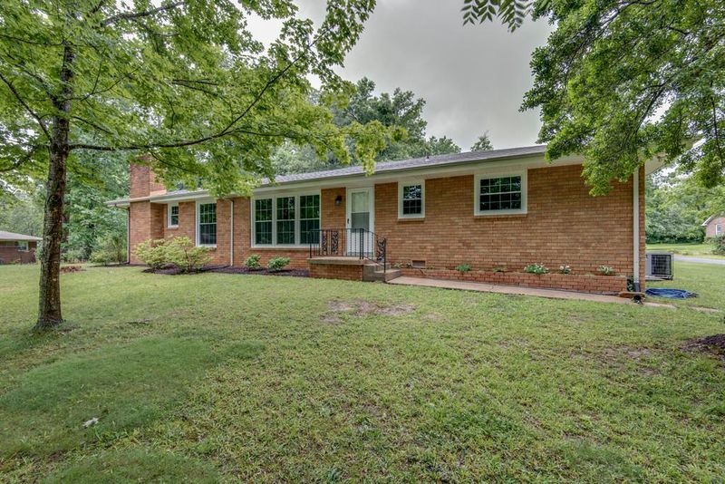 1995 Highway 48 North, Dickson, TN 37055