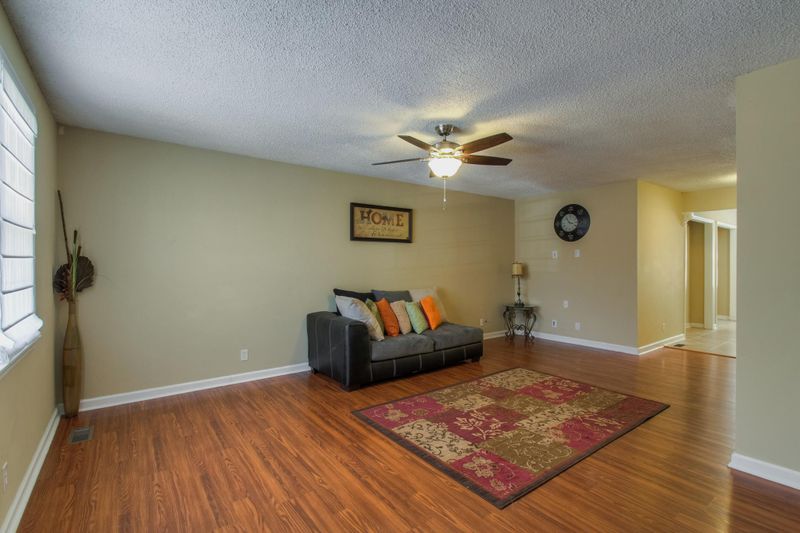 102 Donald Dr, Smyrna, TN 37167
