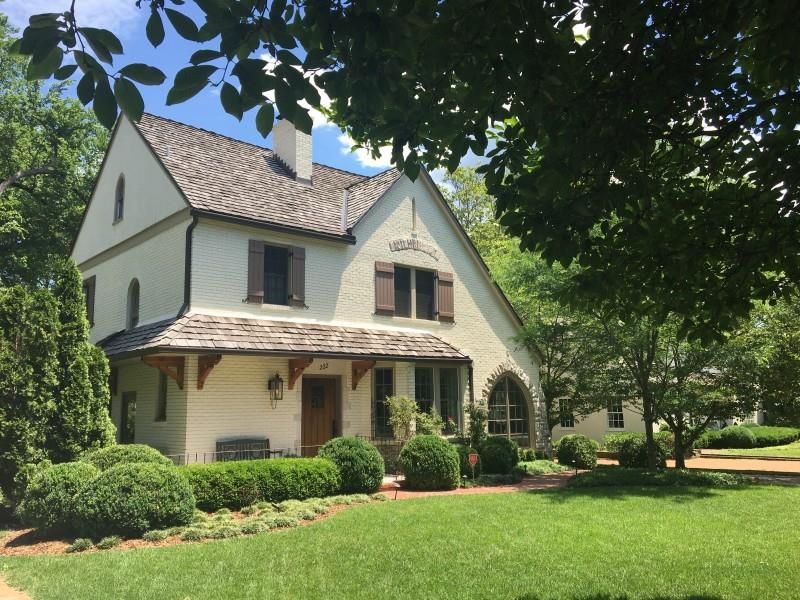 222 Deer Park Cir, Nashville, TN 37205