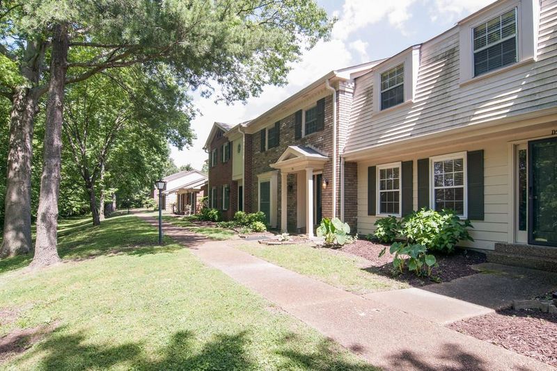 8207 Sawyer Brown Rd Apt D5 #D-5, Nashville, TN 37221