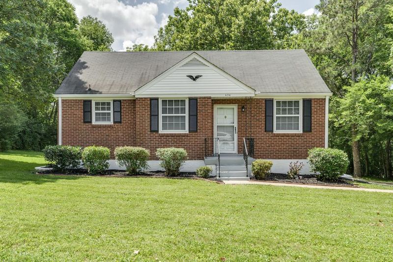 636 Vinson Dr, Nashville, TN 37217