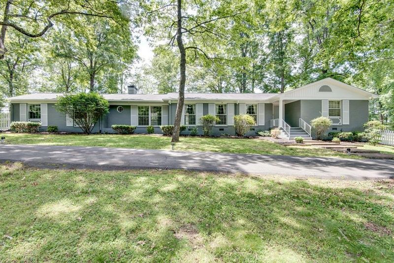 104 Lone Oak Dr, Dickson, TN 37055