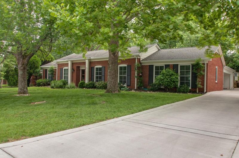 1018 Percy Warner Blvd, Nashville, TN 37205