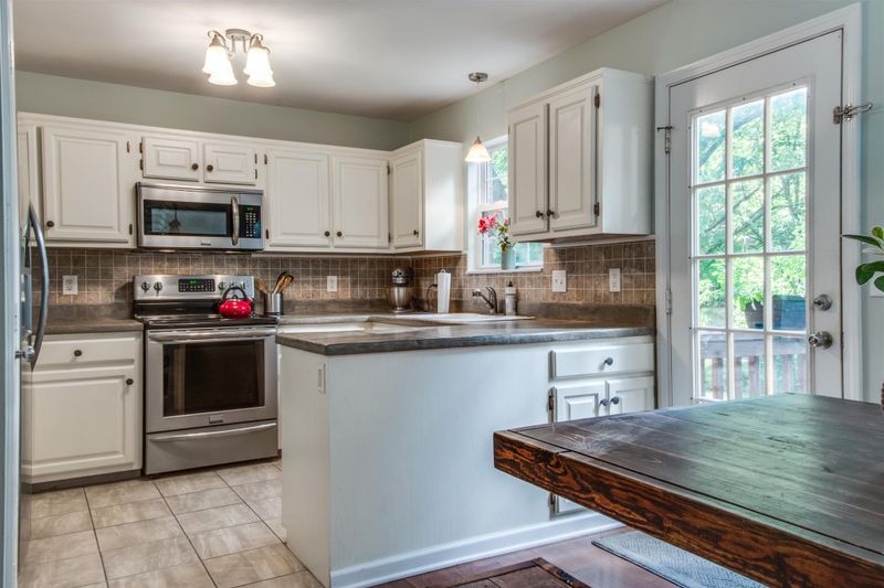 916 Fitzpatrick Rd, Nashville, TN 37214