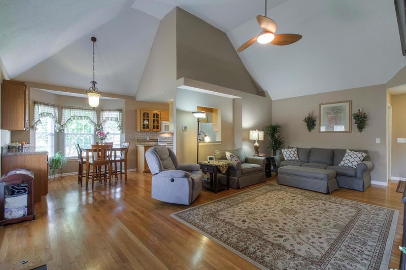 1055 Windtree Trce, Mount Juliet, TN 37122