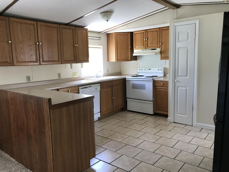 7656 Covington Rd, White House, TN 37188