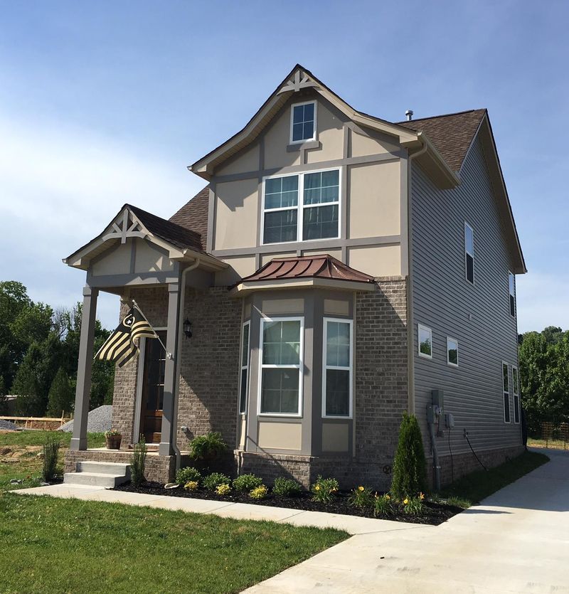 98 Hicks Edgen Rd, Pleasant View, TN 37146