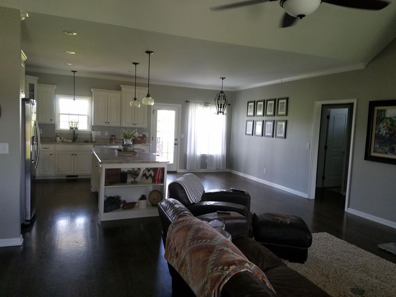 936 Goslin Branch Rd, Burns, TN 37029