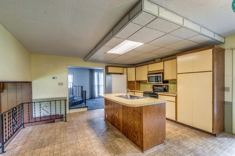2533 Deerpath Dr, Nashville, TN 37217