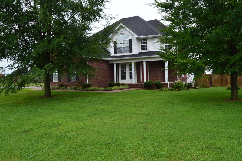 305 Autumn Glen Dr, Murfreesboro, TN 37129