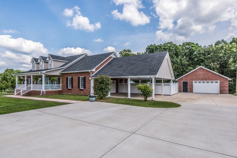 1017 Potter Rd, Dickson, TN 37055