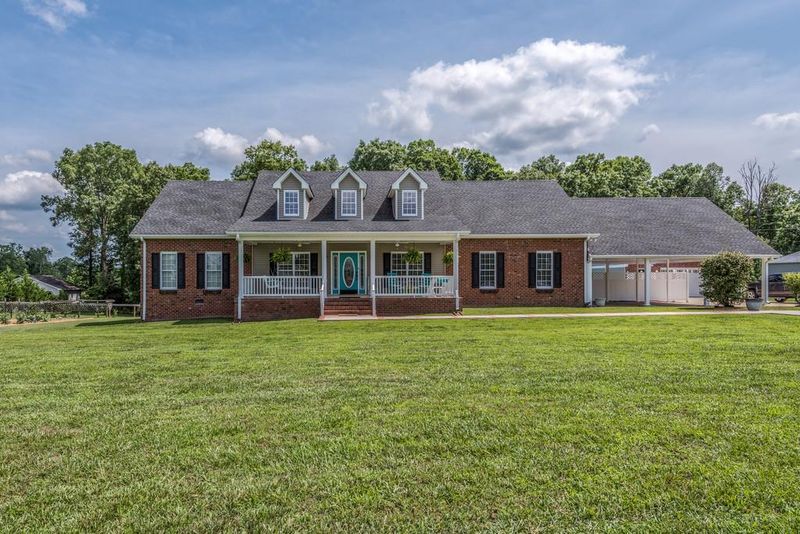 1017 Potter Rd, Dickson, TN 37055
