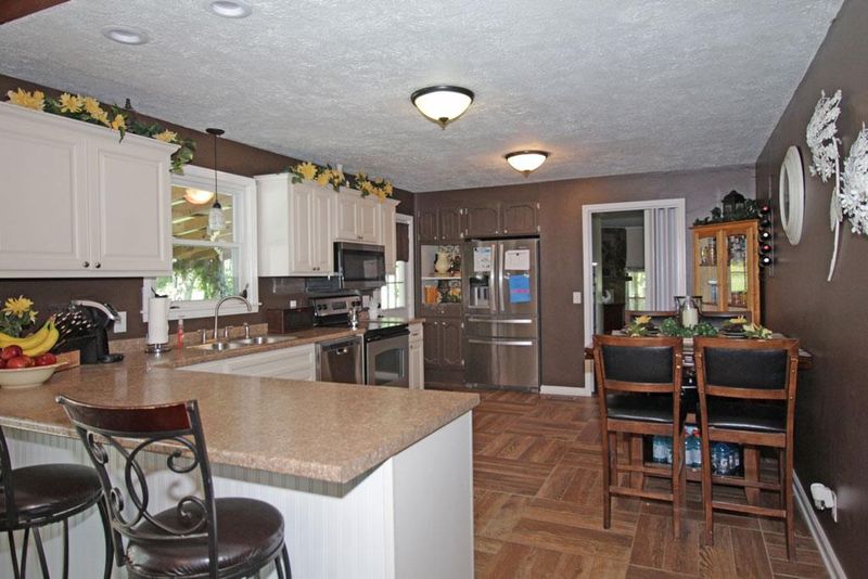 325 Marlin Rd, White House, TN 37188