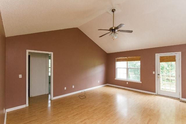 105 W Monterey Ct, Murfreesboro, TN 37127