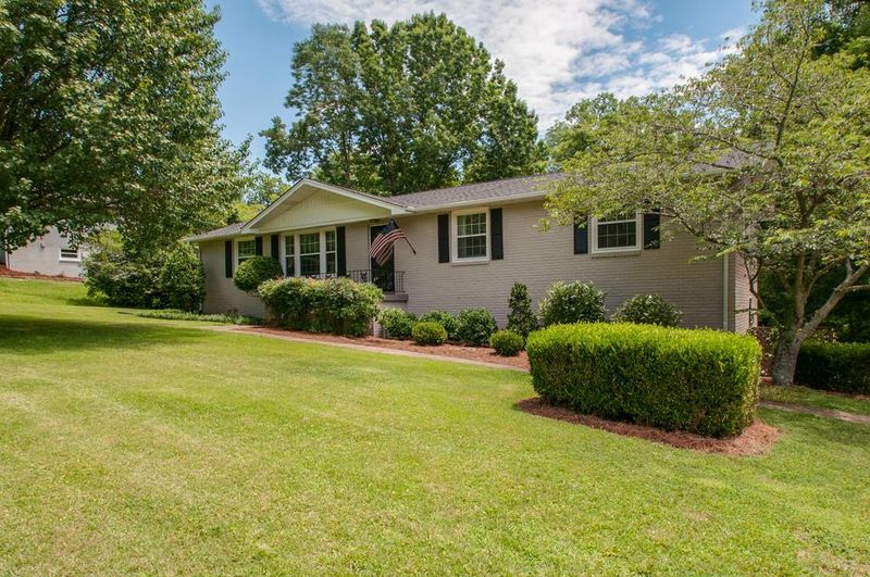 894 Rodney Dr, Nashville, TN 37205