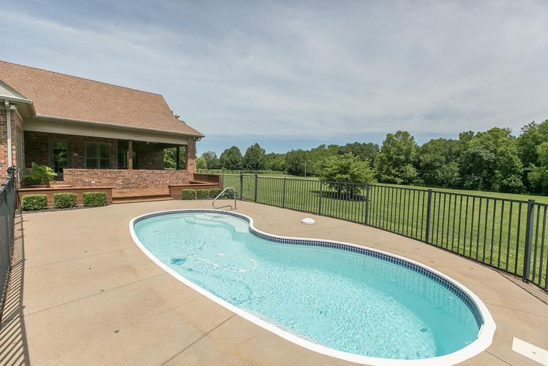 2100 Irby Ln, Murfreesboro, TN 37127