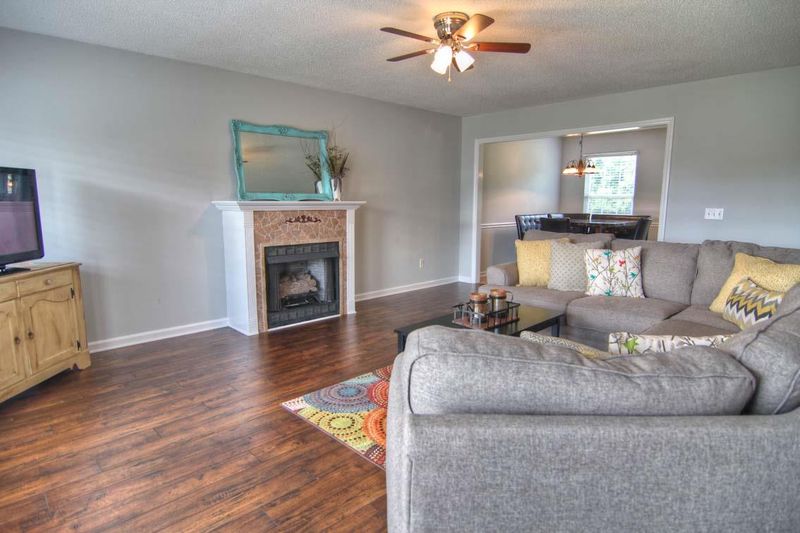 2101 Elk River Dr, Murfreesboro, TN 37129