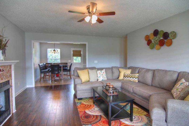 2101 Elk River Dr, Murfreesboro, TN 37129