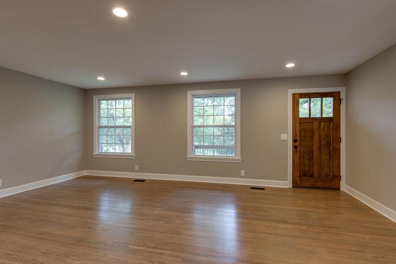235 Riverwood Dr, Hendersonville, TN 37075