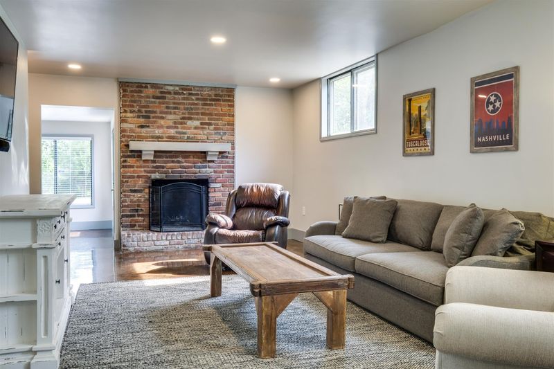 2307 Maplecrest Dr, Nashville, TN 37214