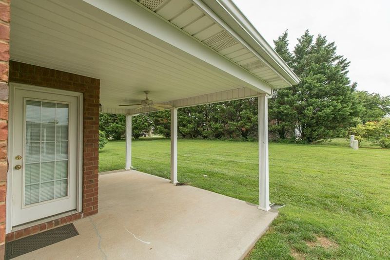 376 Golfview Ct, Murfreesboro, TN 37127
