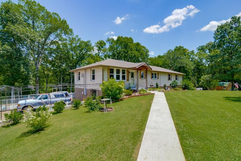 330 Spring Valley Dr, Mount Juliet, TN 37122