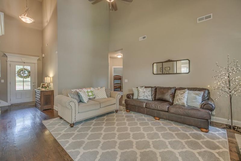 3735 Berryhill Dr, Murfreesboro, TN 37127