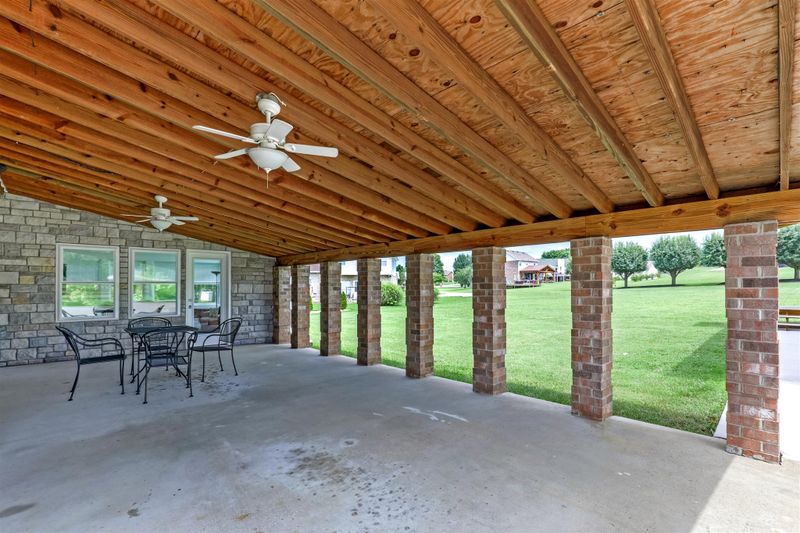 4011 Dell Dr, Mount Juliet, TN 37122