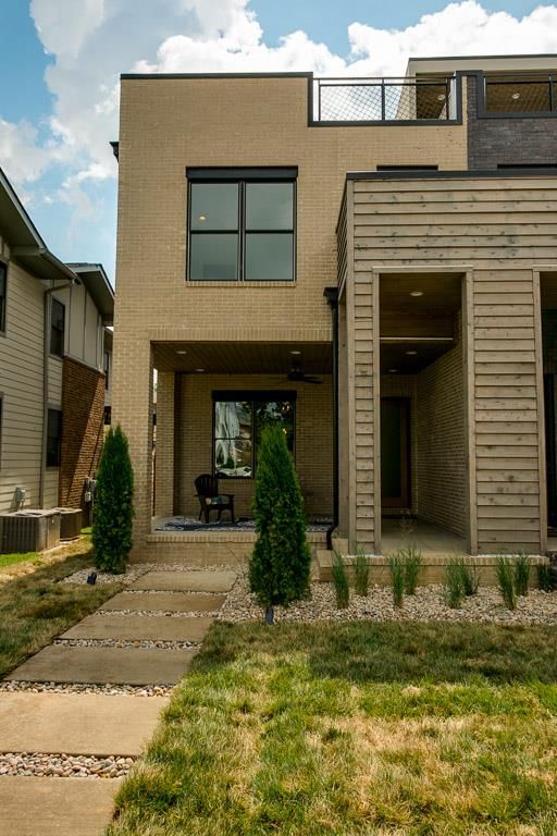 906 15th Ave S, Nashville, TN 37212