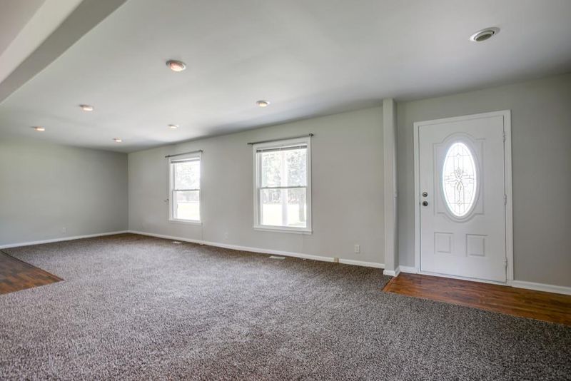422 Haynes Dr, Murfreesboro, TN 37129
