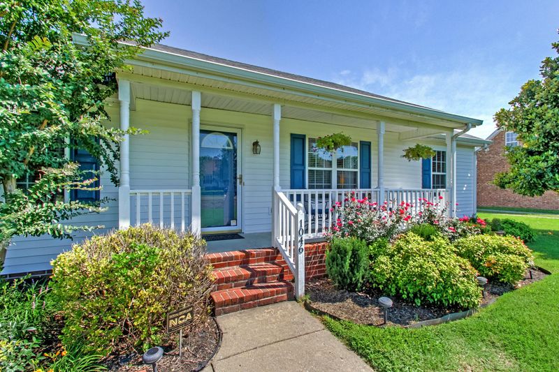 1046 Snead Dr, Murfreesboro, TN 37128