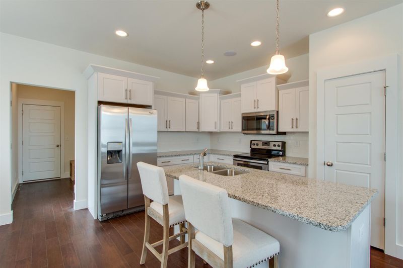 1342 Sula Dr, Hermitage, TN 37076