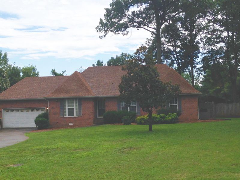 5041 Willowbend Dr, Murfreesboro, TN 37128