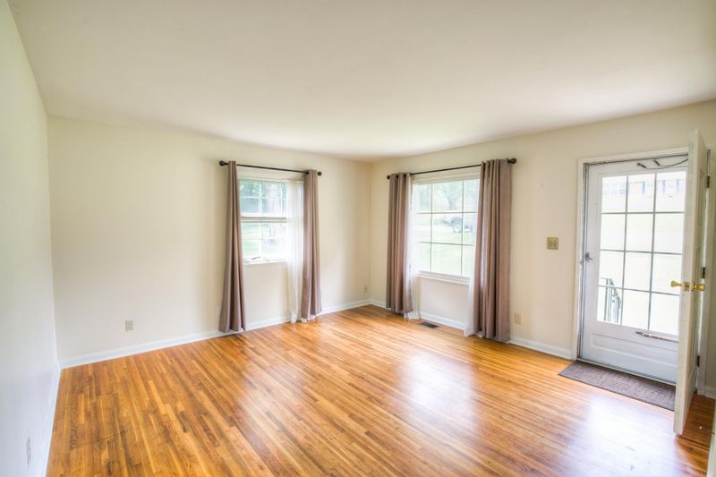 2003 Forges Dr, Nashville, TN 37217
