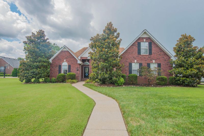 302 Sayre Ln, Murfreesboro, TN 37127