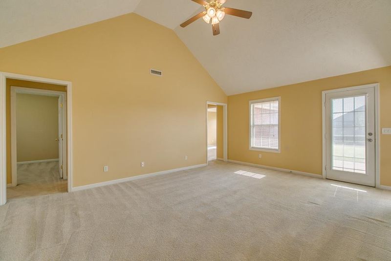 8210 Spinner Ln, Smyrna, TN 37167