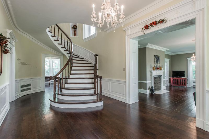 2520 Memorial Blvd, Springfield, TN 37172