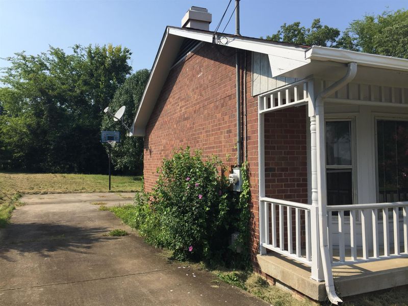 112 Ryan Dr, Hendersonville, TN 37075
