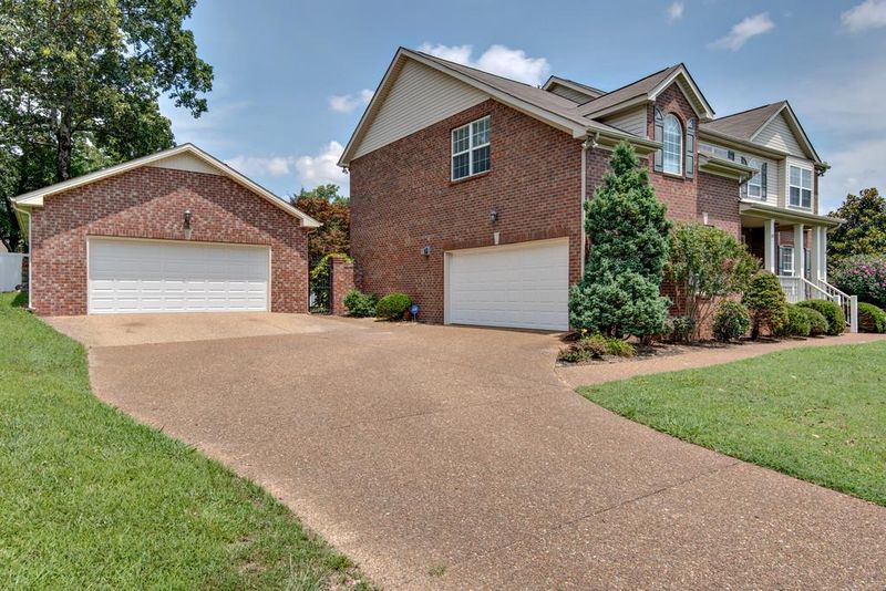 109 Meadowood Loop, Burns, TN 37029