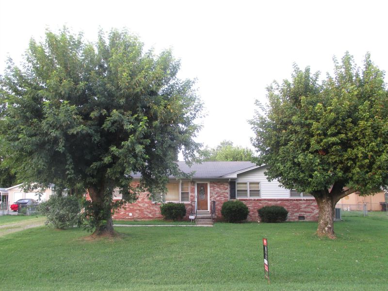 2011 Bartway Dr, Murfreesboro, TN 37130