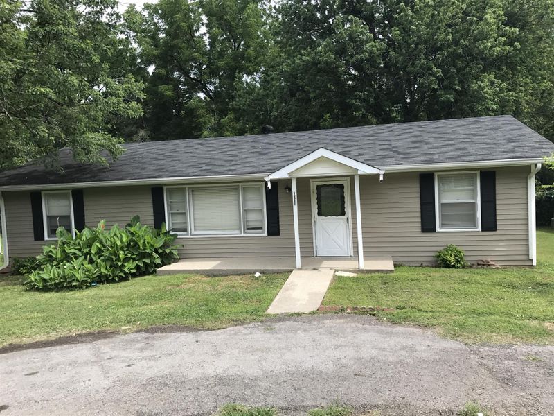 1031 Hillcrest Dr, Murfreesboro, TN 37130