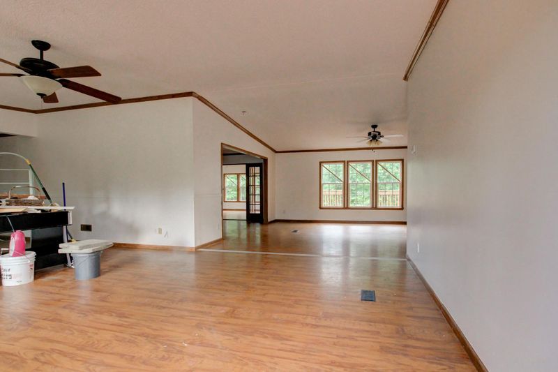 1395 Poplar Ridge Rd, Chapmansboro, TN 37035