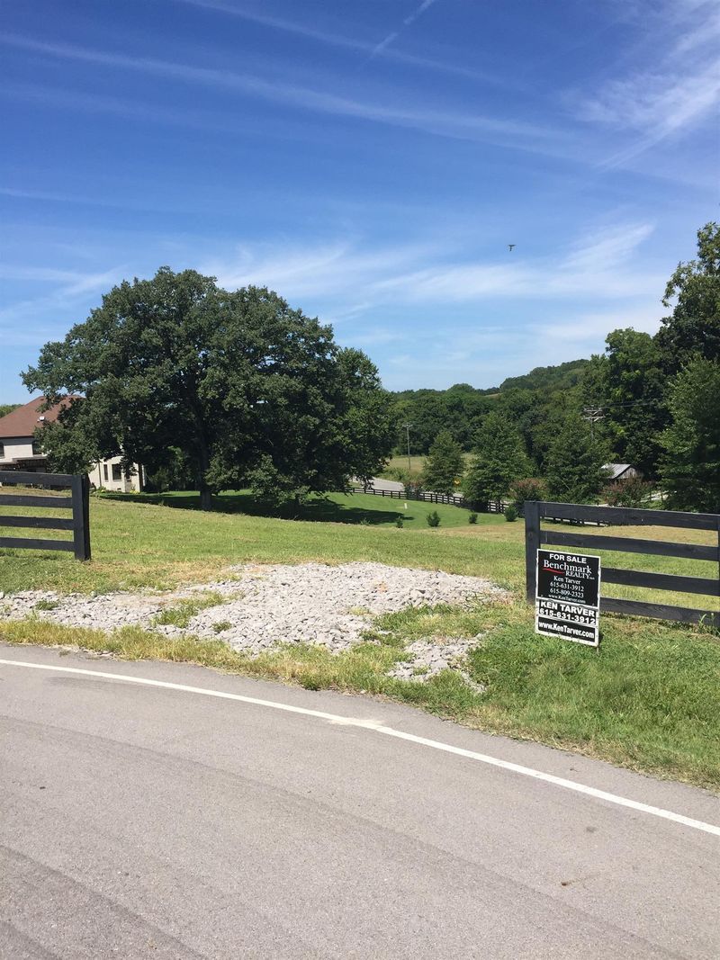 2701 Deer Haven Ct, Franklin, TN 37067