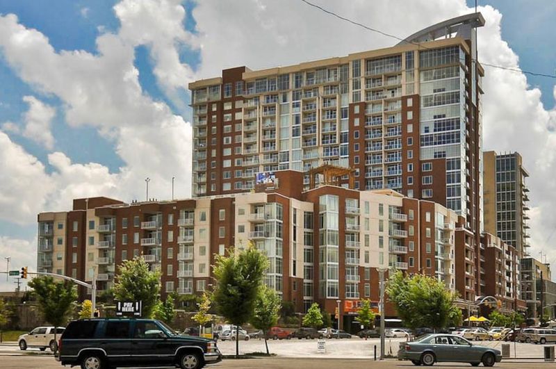 600 12th Ave S Apt 811, Nashville, TN 37203