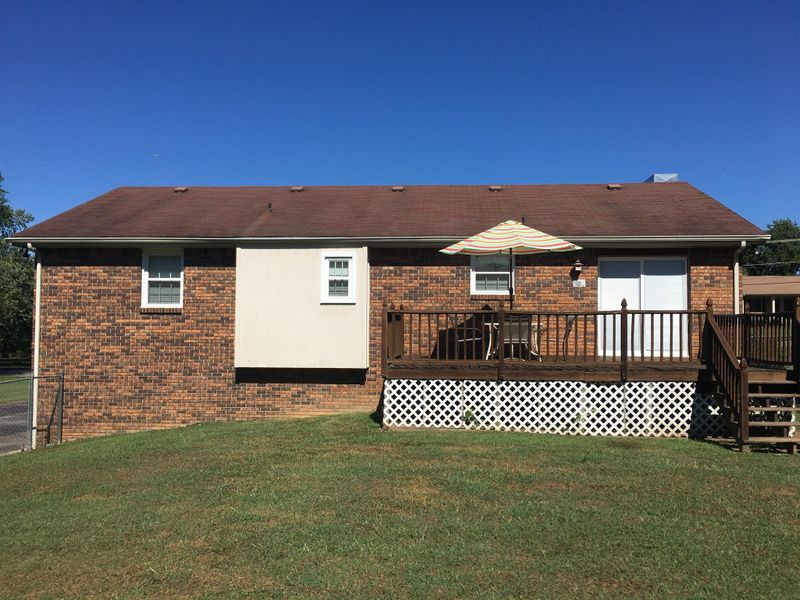 1033 Connie Dr, Gallatin, TN 37066