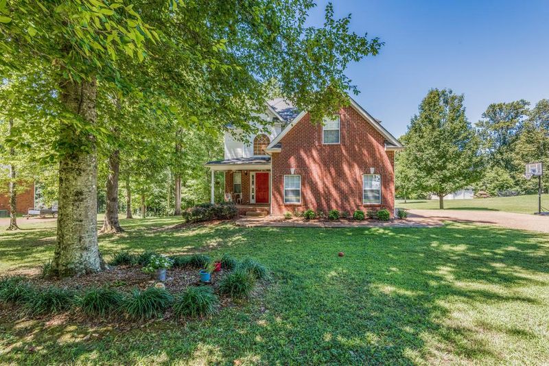 1006 Meeks Cemetery Rd, Burns, TN 37029