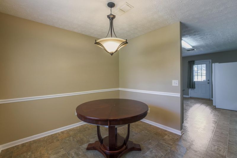 2303 Discovery Ct, La Vergne, TN 37086